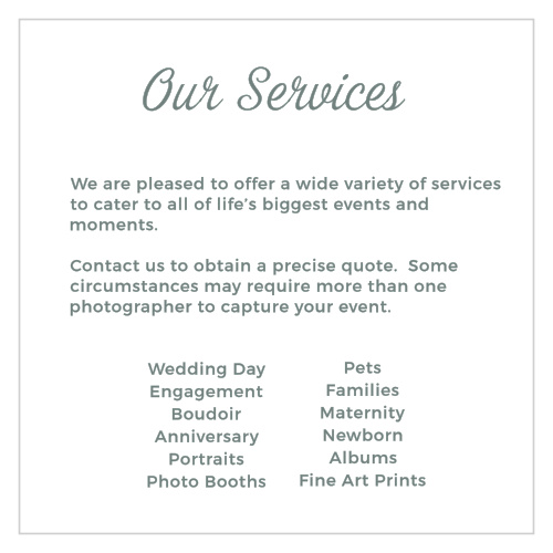 Promote your photography studio with the Kraft Frame Services Cards. 