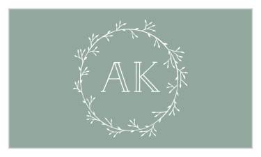 Make a name for yourself and stand out amongst the competition with the chic look of our Dainty Wreath Business Cards.