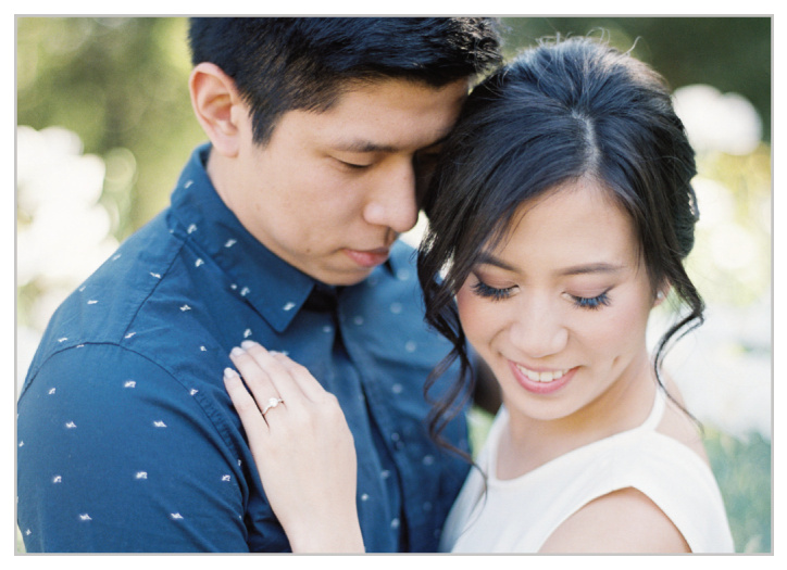 This solid color backer is an excellent addition to your clear wedding invitation.