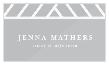 Our Modern Overlap Clear Place Cards ensure family and friends will have no issue finding their way to their seats at your wedding reception.