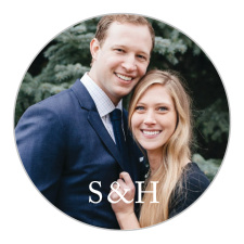 Seal all of your outgoing envelopes with details as lovely as our Criss Cross Wedding Stickers!