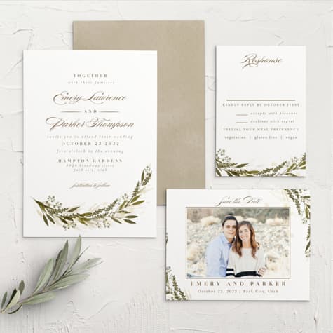 Elegant Wreath Wedding Invitations