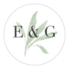 Add the perfect touch to your envelopes or stationeries with our Engraved Elegance Wedding Stickers.