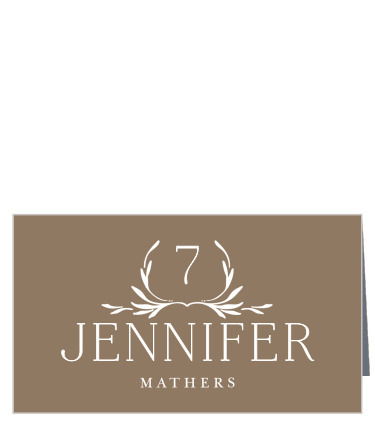 Family and friends will have no issue finding their seats with the help of our Monogrammed Minimalist Place Cards.