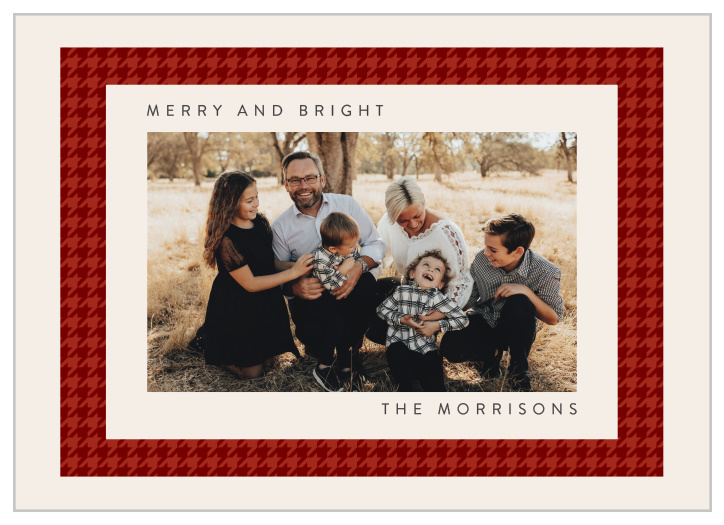 Send your season’s greetings to all your family and friends with our simple but stylish Houndstooth Pattern Holiday Cards.