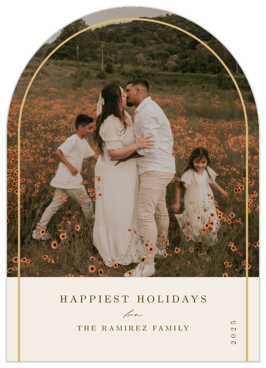 Share your favorite memory in a sophisticated way with our Gilded Trim Arched Holiday Cards.