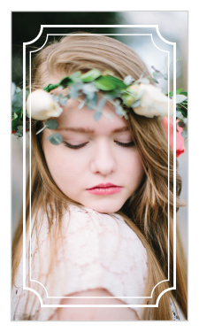 A double-lined scallop frame accentuates your photo on the front of the Antique Frame Business Cards.