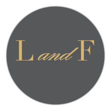 Add an extra layer of personalization to your wedding stationery with the Marbled Paper Foil Wedding Sticker.